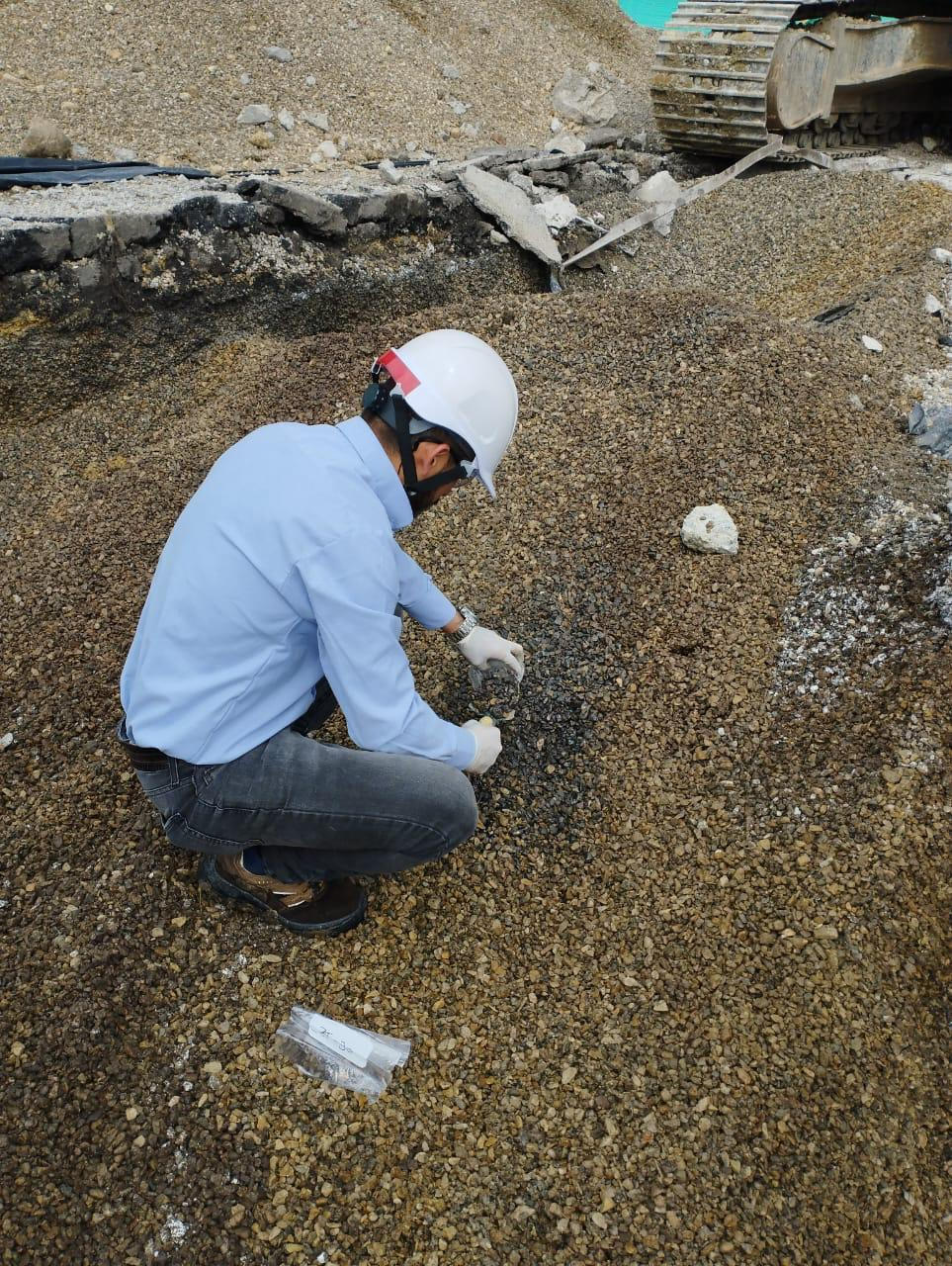 Soil sampling during excavation works